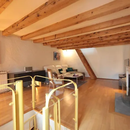 L'atypique : Triplex 8 Couchages En Vieille Ville Apartment